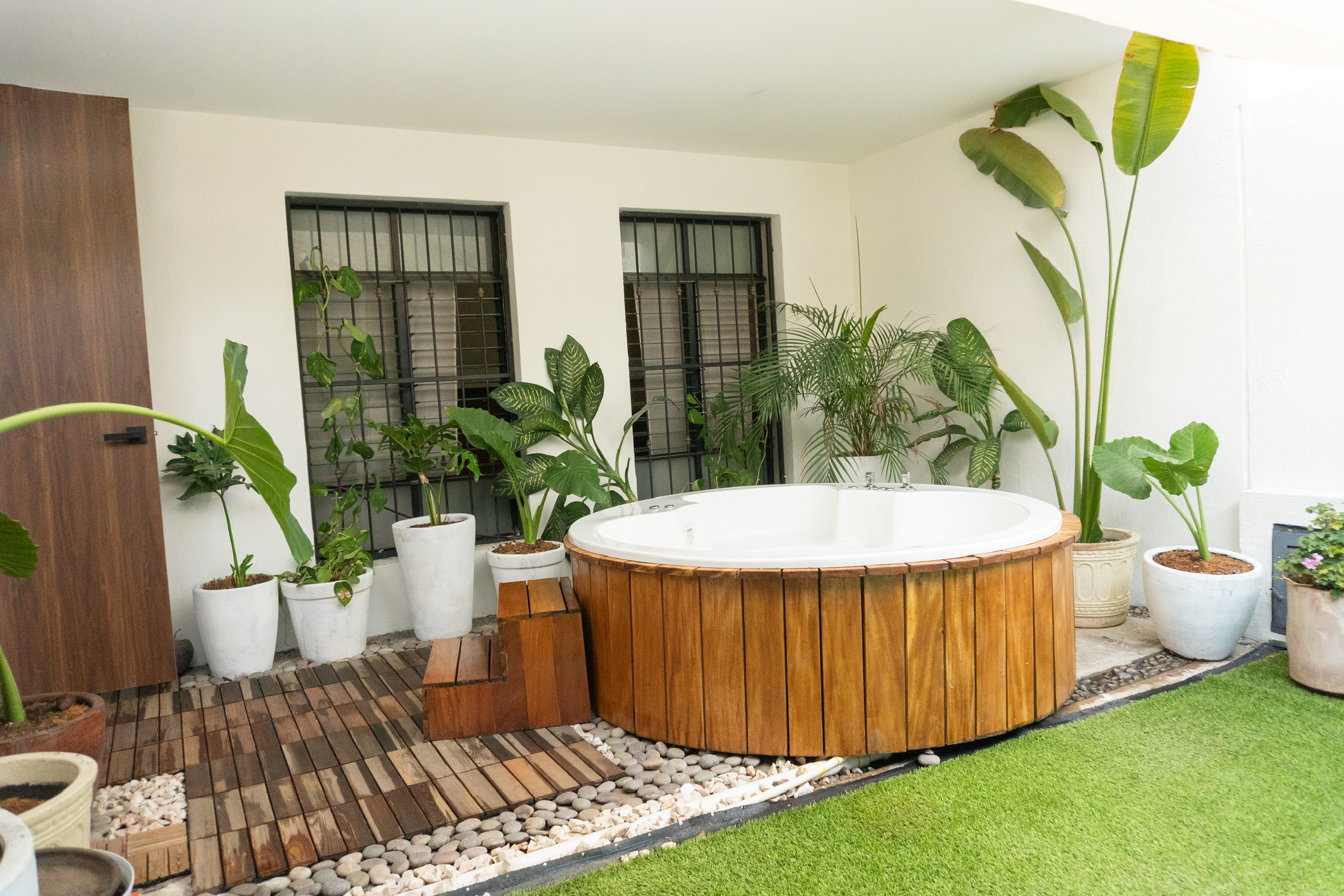 Jacuzzi garden